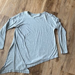 Lululemon size 6 side split top